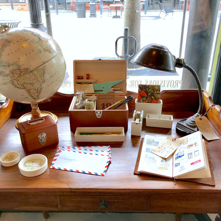 5 Easy Steps to a Well-Organized Desk
