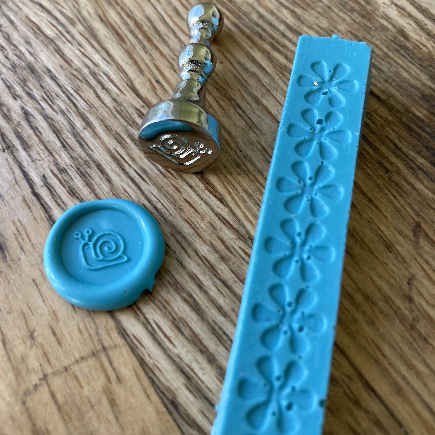 The Paper Seahorse Accessories Send More Snail Wax Seal Set